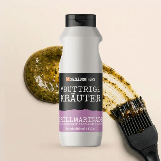 Flasche mit einem Klecks Marinade im Hintergrund